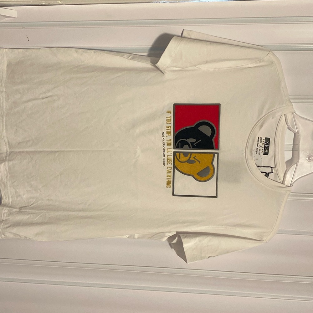 xios graphic tee